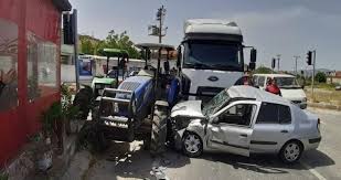 Muğla'nın milas ilçesi aslanyaka mahallesi'nde, otomobil ile yüklü kamyonetin çarpıştığı kaza maddi hasarla atlatıldı. Mugla Milas Ta Zincirleme Kaza Yaralilar Var