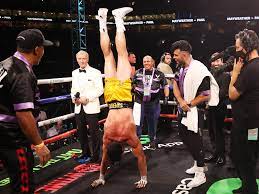 Widely considered the greatest boxer of his era, undefeated as a professional. U8szmwhdl0zpem