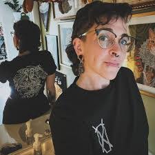 Sara Bell's Instagram, Twitter & Facebook