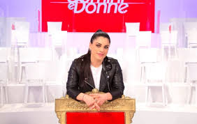 A uomini è donne è il momento della scelta: Uomini E Donne Ecco Chi E La Nuova Tronista Samantha Curcio