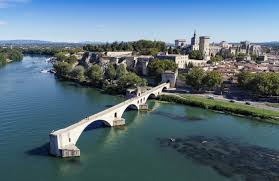 Que penser de l'université d'avignon ? Campingplatz Camping Du Pont D Avignon In Avignon Vaucluse Campingfrance Com