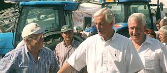 View the profiles of people named barnier jean michel. Michel Barnier Et Les Jeunes Agriculteurs