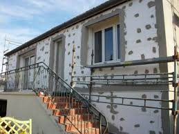 Découvrez les rénovations les plus bluffantes à travers des photos avant/après pleines d'idées déco à piquer sans modération. Isolation Thermique Par L Exterieur Pour Une Maison Des Annees 60 Les Coulisses Du Chantier