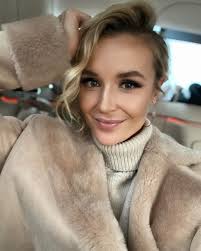 Поли́на серге́евна гага́рина) е руска певица, текстописец, актриса и модел.тя представя русия на „евровизия 2015 във виена, австрия с песента „a million voices („милион гласове), която завършва. Polina Gagarina Nebo V Glazah 2020 Pesnya Muzolenta