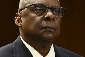 Bidenilla riittää luottoa sairaalakohun ryvettämään puolustusministeriinsä 