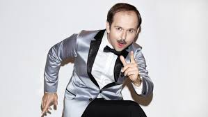 Dramatopisarz, autor wielu opowiadań, satyryk, felietonista i rysownik. Slawomir O Wielu Twarzach Poznajcie Go Blizej Polsat Pl
