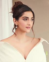 Image May Contain 1 Person Closeup Sonam Kapoor Fashion Sonam Kapoor Celebrity Fashion Looks