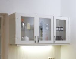 Glas Oberschranke Mit Beleuchtung Von Kuchen Quelle Landhaus Homify