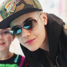 George Bieber (@_GeorgeBieber)