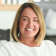 Sue Albin's Instagram, Twitter & Facebook