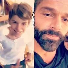 Son tan bellos nuestros sobrinos.... Más que papá @ricky_martin 🥰.  #YoMeQuedoEnCasa #RickyMartin #FamiliaVioleta #Argentina #FamiliaElite  #MovimientoTour #Cántalo #Tiburones