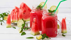 Voici la recette pour faire un smoothie de pastèque avec votre thermomix sans peine, la préparation prend environ 2 minute. Comment Faire Son Jus De Pasteque Maison Femme Actuelle Le Mag