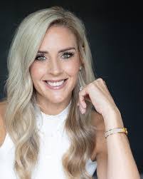 Heather Herzog's Instagram, Twitter & Facebook