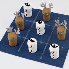 Algunos niños y algunas de las fuentes son todo lo que necesitas para crear memorables juegos de navidad, los niños pueden jugar cada temporada de vacaciones. Juegos Para Ninos Muy Entretenidos 3 En Raya De Navidad Fiestas Y Cumples