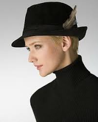Sometimes it feels like chic hats and short hair do not work together but we can prove that it works. 8 Hats For Short Hair Ideas Hats For Short Hair Hat Fashion Hats