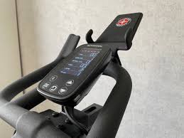 Dubbed a premium cycling machine for beginners, experts, and everyone in between, the ic8 is pretty much the only indoor cycle you will ever need. Schwinn Ic8 Spinning Bike Mit App Anbindung Ausprobiert Appgefahren De