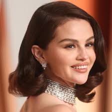 Lea Michele kicks off 2015 by posing nearly nude for Instagram (PHOTOS)