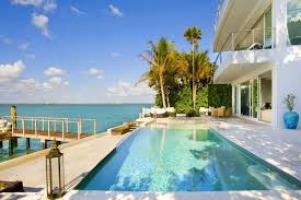 Spectacular Waterfront Residence With Infinity Pool In Miami Beach Freshome Com Miami Houses Miami Beach House Tampa Apartments