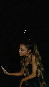 Kürzlich überraschte ariana grande die welt mit ihrer hochzeit. Ariana Grande Hintergrundbild Nawpic