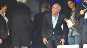 Et ce alors qu'il avait déboursé 45 m€ en 2016. L Om Est Officiellement Vendu A Frank Mccourt Eurosport