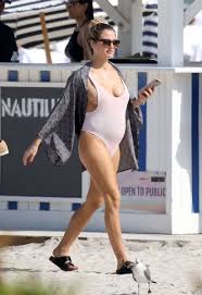 Cristina marino, neo mamma, si racconta nel salotto di silvia all'apice della felicità: Cristina Marino In Pink Swimsuit On The Beach In Miami Famousfix