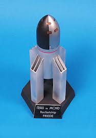Frau im mond (woman in the moon) premiered in berlin on 15 october 1929. Frau Im Mond 1929 Rocketship Friede 1 288 Scale Model Kit Frau Im Mond 1929 Rocketship Friede 1 288 Scale Model Kit Fritz Lang 18sfp15 69 99 Monsters In Motion Movie Tv Collectibles