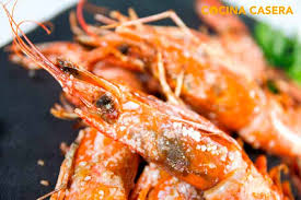 Bien caliente y pintamos de aceite, retiramos el exceso de aceite. Langostinos Gambones O Camarones A La Plancha Recetas De Cocina Casera Faciles Y Sencillas Cocina Casera