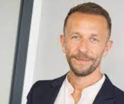 Nouveau dircom chez Webedia