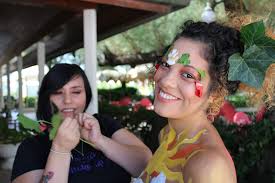 MARTINA, TERREMOTATA DUE VOLTE: “COI PENNELLI DIPINGO LA BELLEZZA DELLA  VITA"