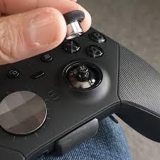 Xbox Elite Controller Series 2 Bateria Recargable Con Una Autonomia Hasta De 40 Horas El Estuche Tambien Carga El Control Puerto Usb C 40 Horas