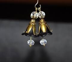 Black Tulip Flower Vintage Style Acrylic Bead Dangle Earrings 14mm Acrylic Tulip Flower Beads Https Black Tulip Flowers Black Tulips Beaded Dangle Earrings