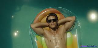Brenton Thwaites Nude And Erotic Gay Scenes Collection - Men Celebrities  Site