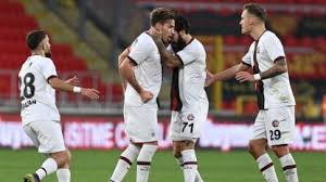 El futbolista de 34 años no volverá a vivir en. Lucas Biglia Y Un Golazo De Tiro Libre En Turquia Tyc Sports