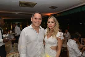 A animada festa de aniversário de Iris Azi. Vem ver as fotos!