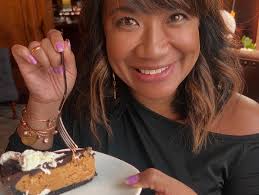 Just found the ultimate hidden gem at @onebourbongr! 🍹🍔 Upstairs, there's  a private space with its own bar—ideal for hosting with a burger bar,  Mediterranean bites, and a dessert tower. The handcrafted