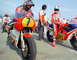 See full list on en.wikipedia.org Barry Sheene Freddie Spencer 1982 Racing Motorcycles Racing Bikes Yamaha Racing