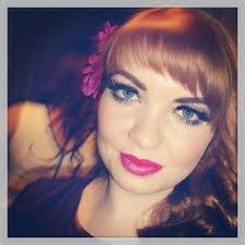 Leanna Bruce's Instagram, Twitter & Facebook