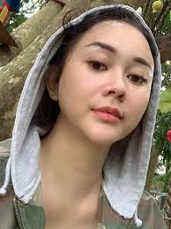 Kondisi Terkini Rumah Tangga Aura Kasih: Secara Agama Sudah Cerai, Tinggal  Tunggu Panggilan Sidang - ShowBiz Liputan6.com