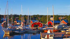 This means that there may be no miltary presence in the province and the islands may not be fortified. Aland Ein Besonderer Teil Finnlands Visitfinland Com