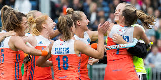 Lenie van der jagt ging daarbij de geschiedenis in als de eerste vrouw die namens het nederlandse dameselftal scoorde. Dit Zijn De 18 Vrouwen Die Namens Nederland In Actie Komen Op Het Ek