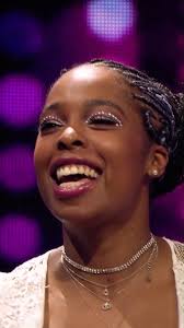 Wie viel Sandra wohl mithilfe ihrer Füße verdient? 🤔, #TakeMeOut #TMO2023  #Kurzclip