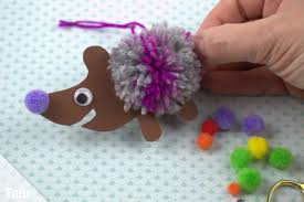 Pom pom crafts are great fun. Igel Basteln 9 Ideen Praktische Vorlagen Zum Ausdrucken Talu De