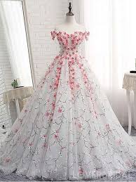 Uc Boyutlu Abiye Elbise Modelleri Kadinev Com Balo Elbiseleri The Dress Aksamustu Giysileri