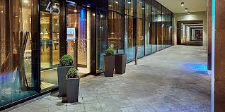 The hotel is within hailing distance to many locations. Hotels Am Alexanderplatz Berlin Holiday Inn Express Berlin Alexanderplatz