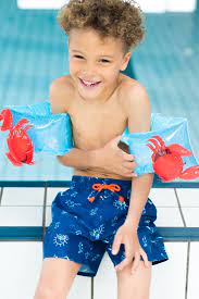 Bain de maillot de bain bébé slip vert fille vêtement enfant 18/24 mois neuf. Comment Choisir Le Maillot De Bain Pour Bebe Blog Mode Gemo Maillot De Bain Maillot De Bain Garcon Calecon De Bain