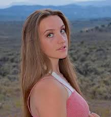 Caroline Glynn's Instagram, Twitter & Facebook