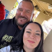 Amanda Huber's Instagram, Twitter & Facebook