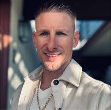 Happy Birthday to the lightweight champ Conor McGregor!! #MayweatherMcGregor