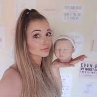 Kelly Farrington's Instagram, Twitter & Facebook