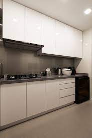 Seeking To Upgrade Your Kitchen Cabinets Browse Our Collection Of 50 Kitchen Cabin Minimalist Small Kitchens Minimalist Kitchen Design Modern Kitchen Cabinets